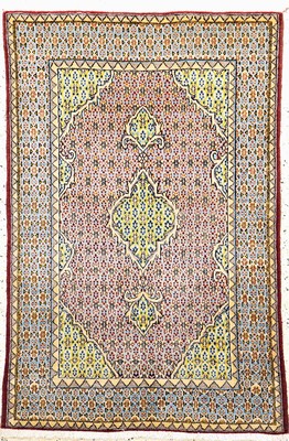 Image Ghom alt, Persien, ca. 60 Jahre, Wolle mit Seide, ca. 152 x 100 cm Schätzpreis: ...