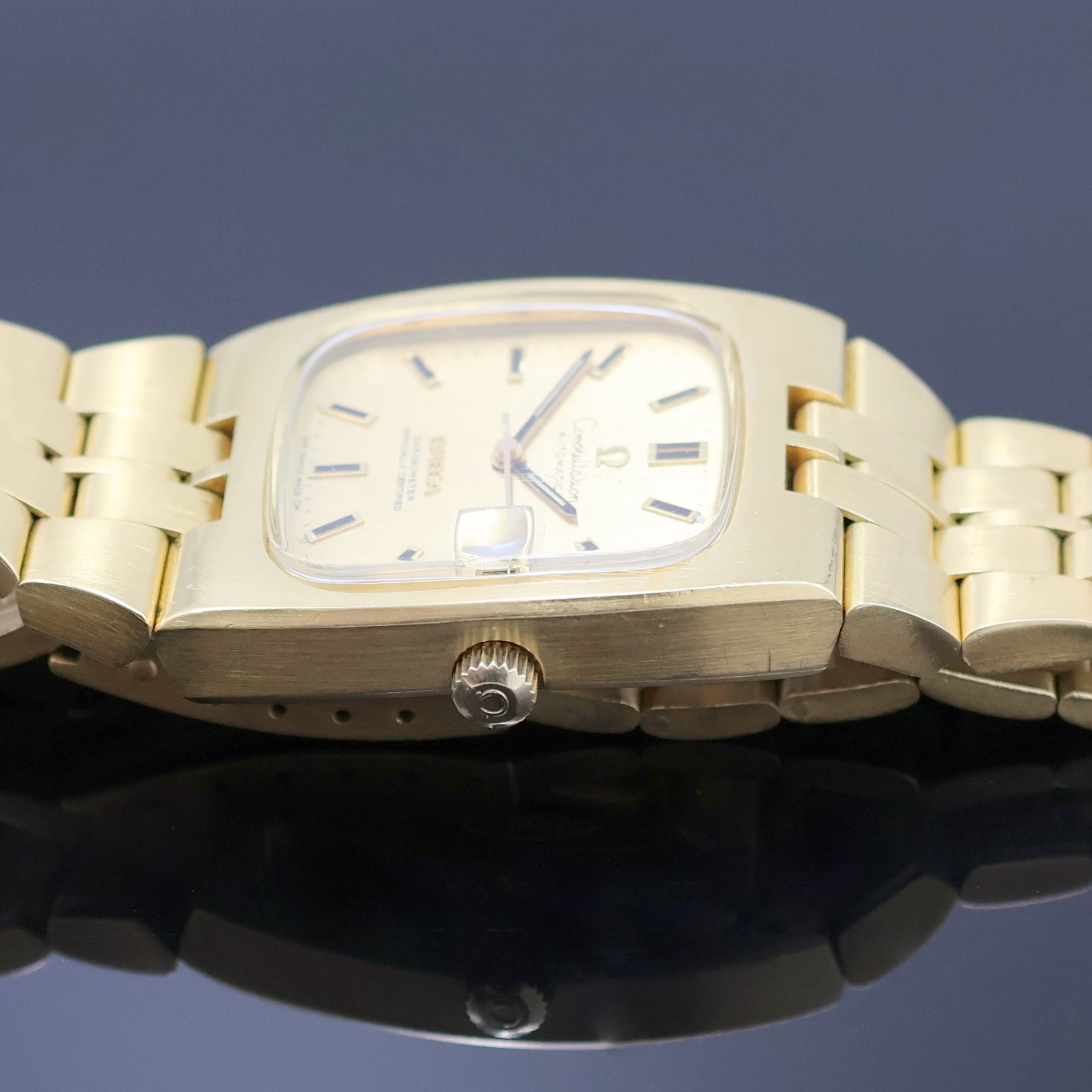 Detail c: OMEGA seltener Armbandchronometer Constellation in GG 750/000 Referenz 368.852 / 166.0059, Automatik, Schweiz um 1973, massives, 2-teil. Geh., Boden ...