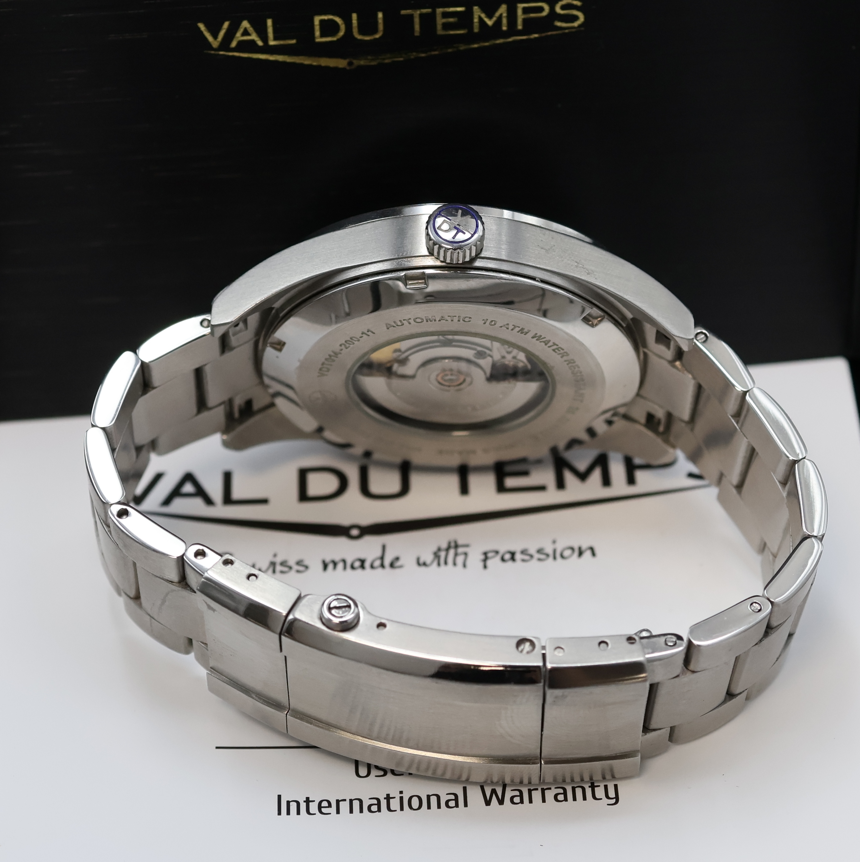 Detail b: VAL DU TEMPS Herrenarmbanduhr Palm Beach, Automatik, Schweiz um 2020, beids. vergl. Edelstahlgeh. inkl. Gliederband m. Faltschl., Boden und Krone ...