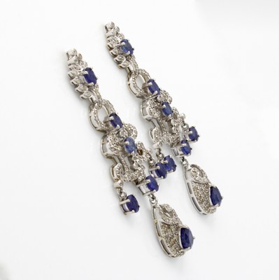 26948875a - Paar Ohrgehänge mit Saphiren und Diamanten, 925er Silber, ornamentreiches Design, ...