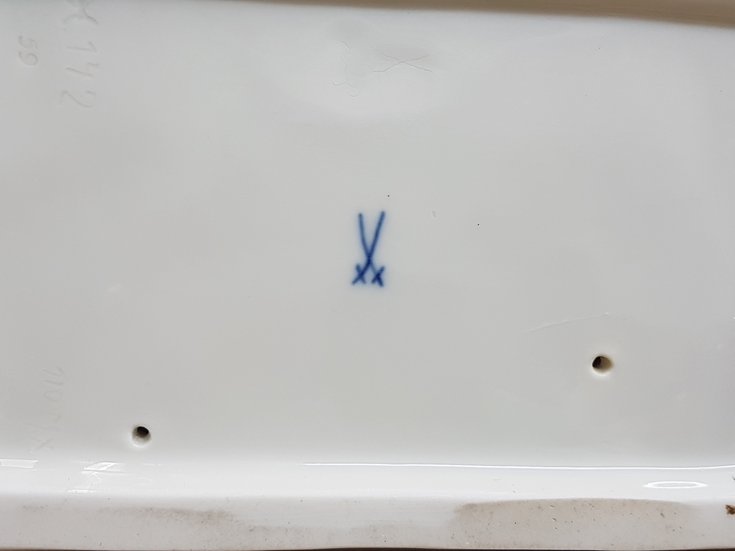 Detail g: Porzellangruppe, Meissen, 2.H.20.Jh.,, Wüstenfüchse, Modellnr. X 142, Entw. Otto Pilz (um 1907), naturalistische Bemalung, 1.Wahl, ca. 15.5x16.5x15 ...