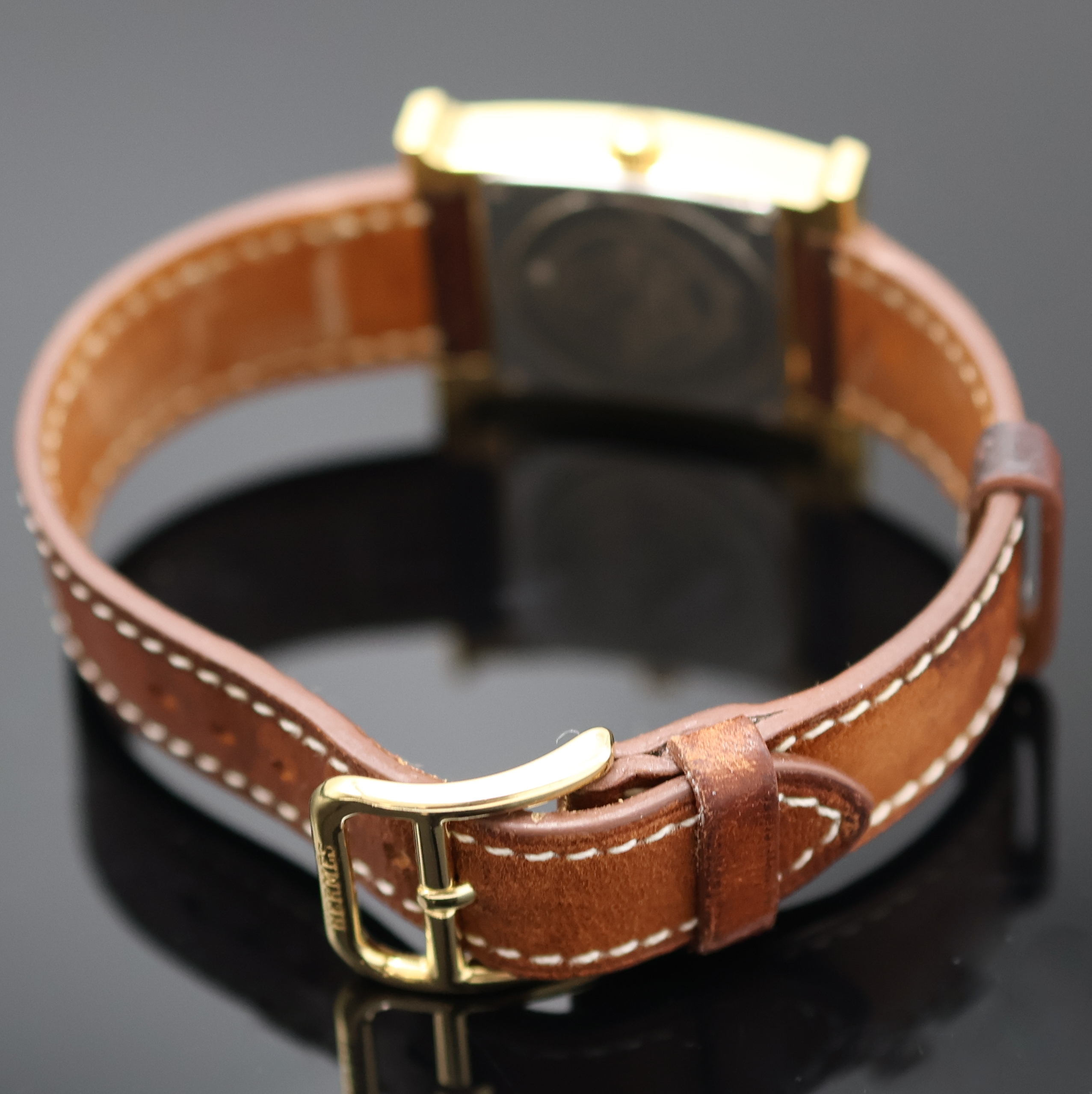 Detail b: HERMES Damenarmbanduhr Referenz HH1.201, Schweiz um 1998, verg. Geh. inkl. Lederband m. verg. orig. Dornschl., Boden 4-fach verschr., quarz, Anz. v. ...