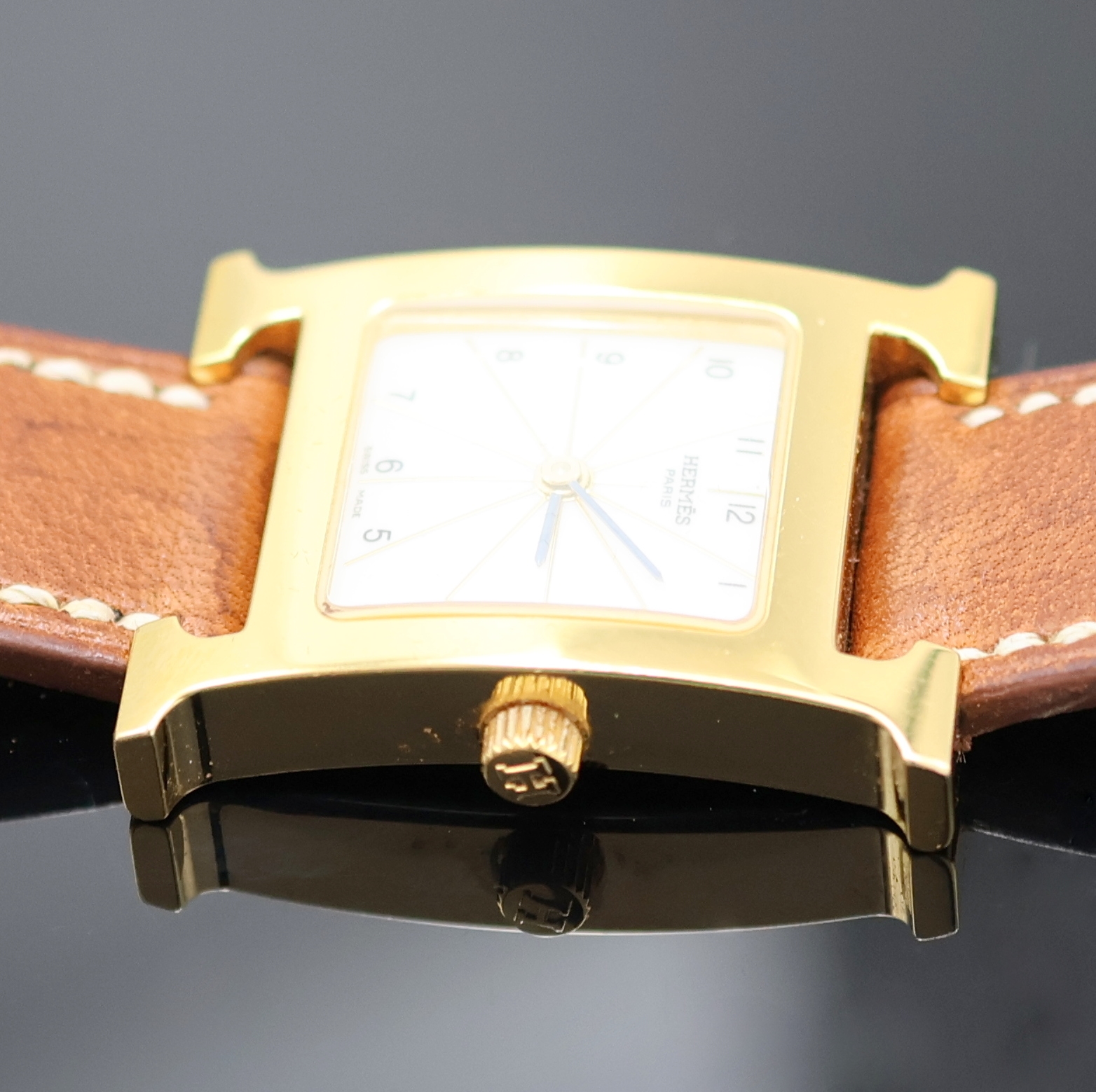 Detail c: HERMES Damenarmbanduhr Referenz HH1.201, Schweiz um 1998, verg. Geh. inkl. Lederband m. verg. orig. Dornschl., Boden 4-fach verschr., quarz, Anz. v. ...