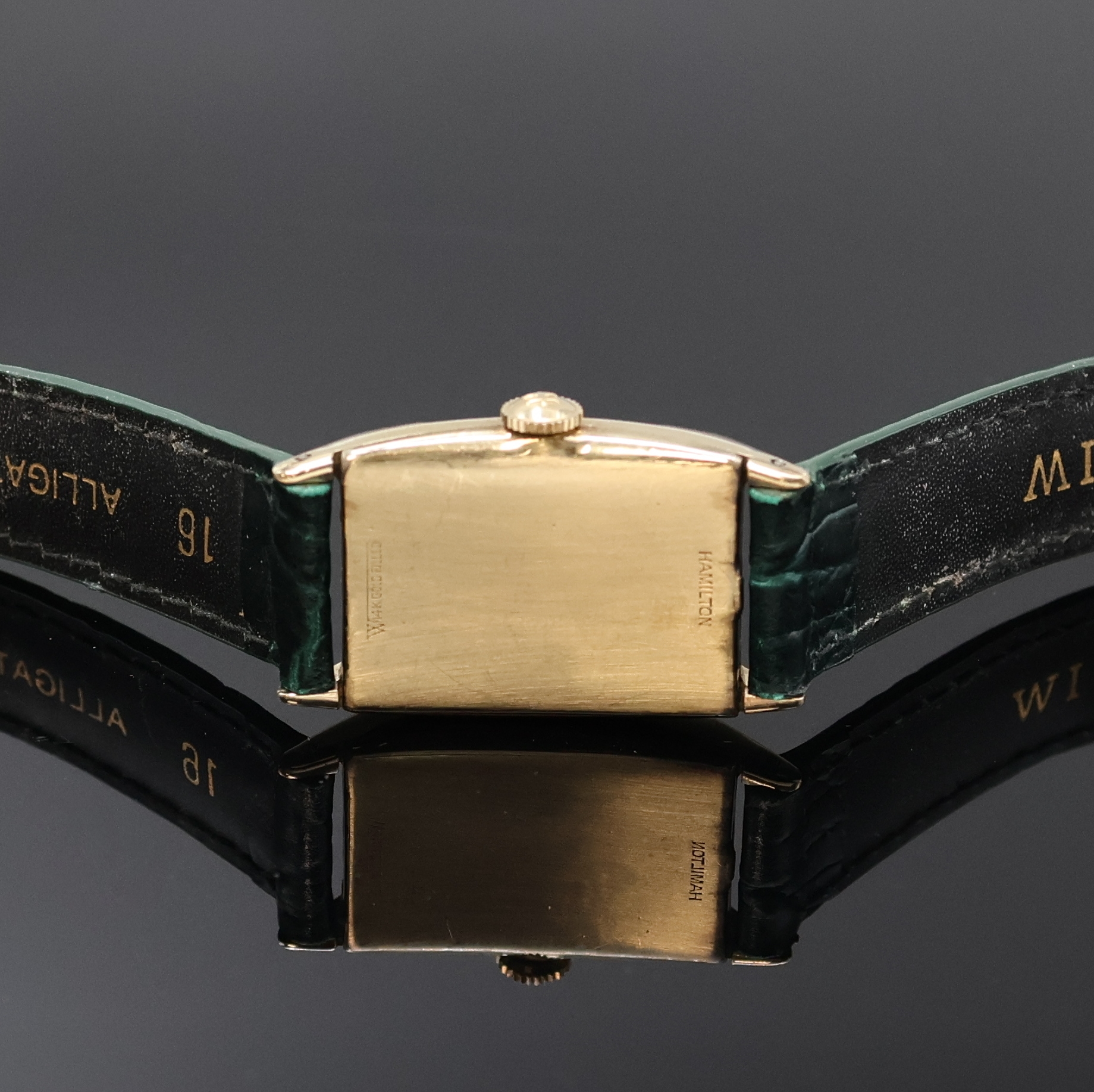 Detail c: HAMILTON Armbanduhr, Handaufzug, USA um 1940, Tonnenform 14k Gold Filled Geh. in sich gew., Boden aufgedr., vers. Duoton-Zifferbl. m. 3 aufges. ...