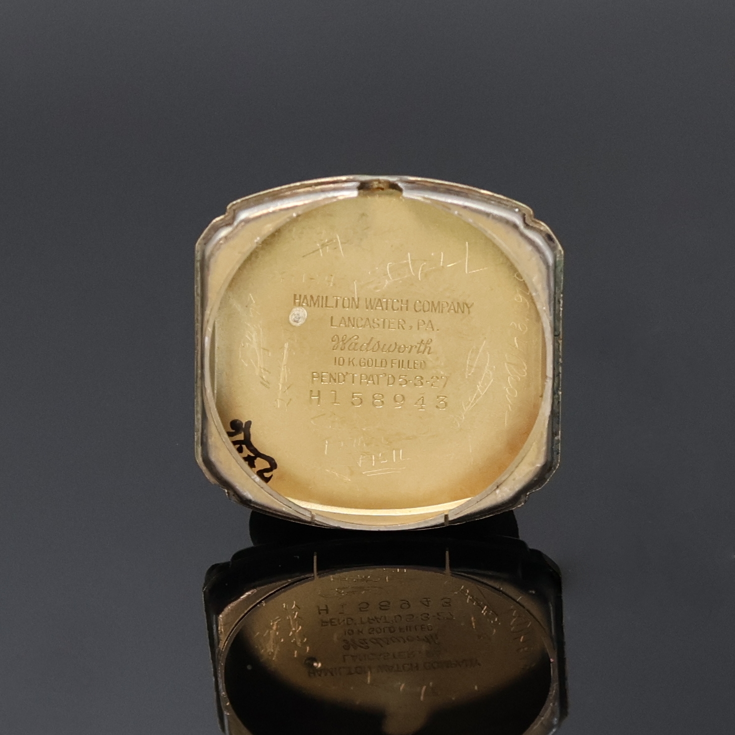 Detail d: HAMILTON Armbanduhr, USA um 1932, Handaufzug, 2-teil. 10k Gold-Filled Geh., Boden aufgedr., silb. Duoton-Zifferbl. altersbed. fl./pat., gebl. Zeiger, ...