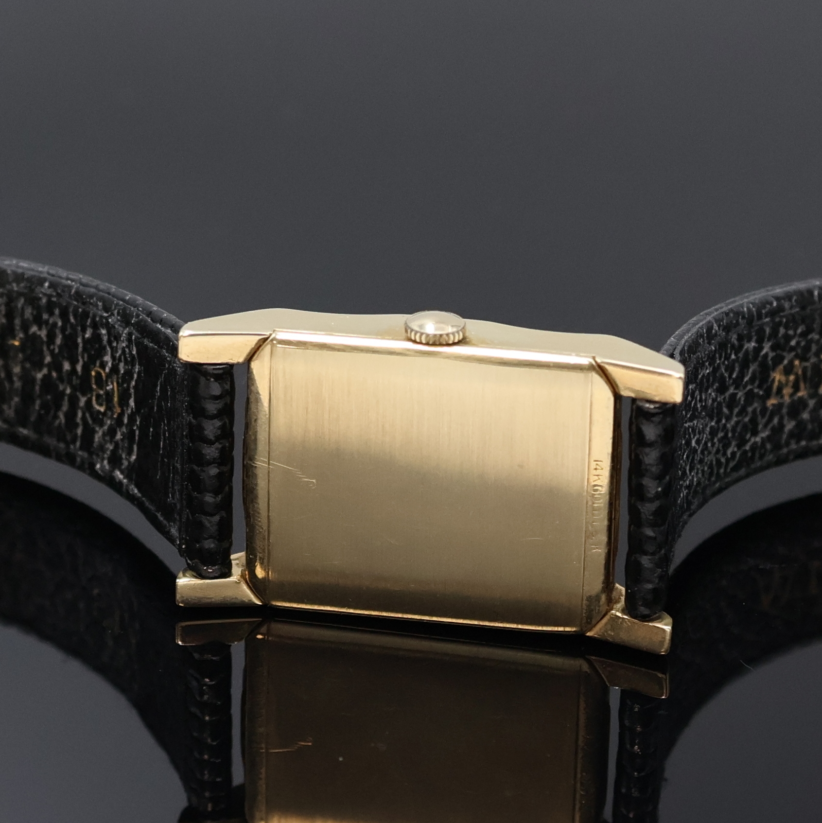 Detail c: LONGINES Armbanduhr in GG 585/000, Schweiz/USA um 1950, Handaufzug, Boden aufgedr., guill. Zifferbl. m. aufges. Indizes altersbed. pat./fl., kl. Sek. ...