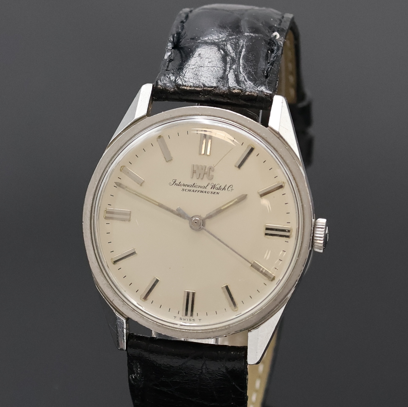 Detail a: IWC Herrenarmbanduhr in Stahl Referenz R810, Handaufzug, Schweiz um 1967, 2-teil. Geh., Boden verschr., silb. Zifferbl. m. aufgel. Indizes und ...