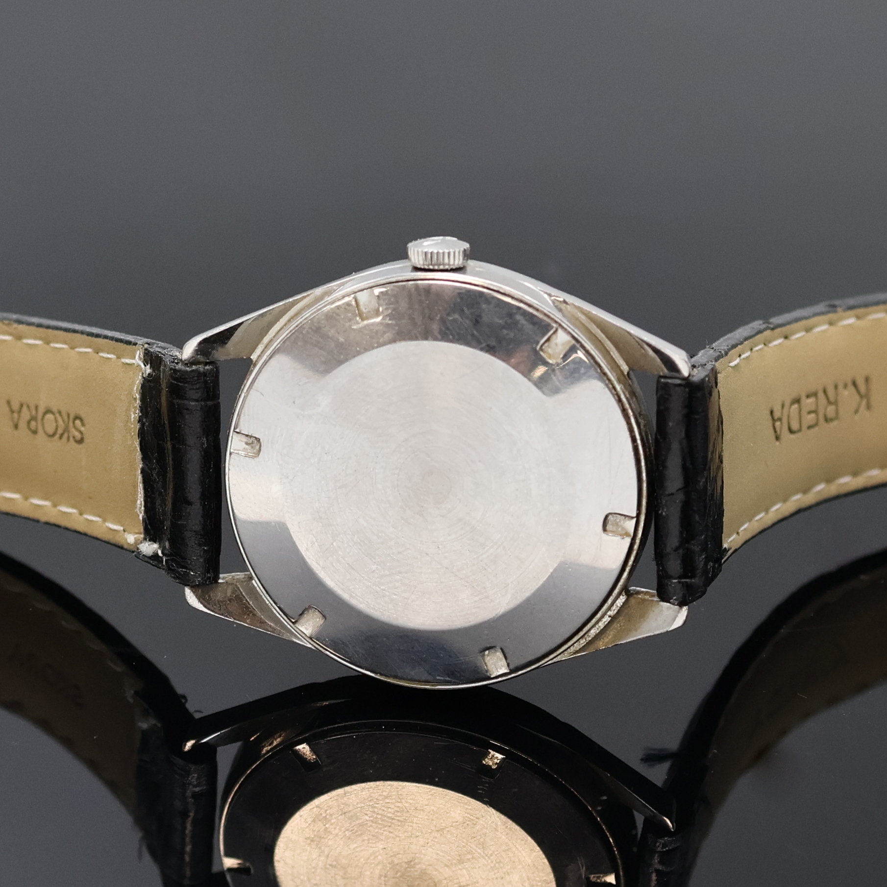 Detail c: IWC Herrenarmbanduhr in Stahl Referenz R810, Handaufzug, Schweiz um 1967, 2-teil. Geh., Boden verschr., silb. Zifferbl. m. aufgel. Indizes und ...