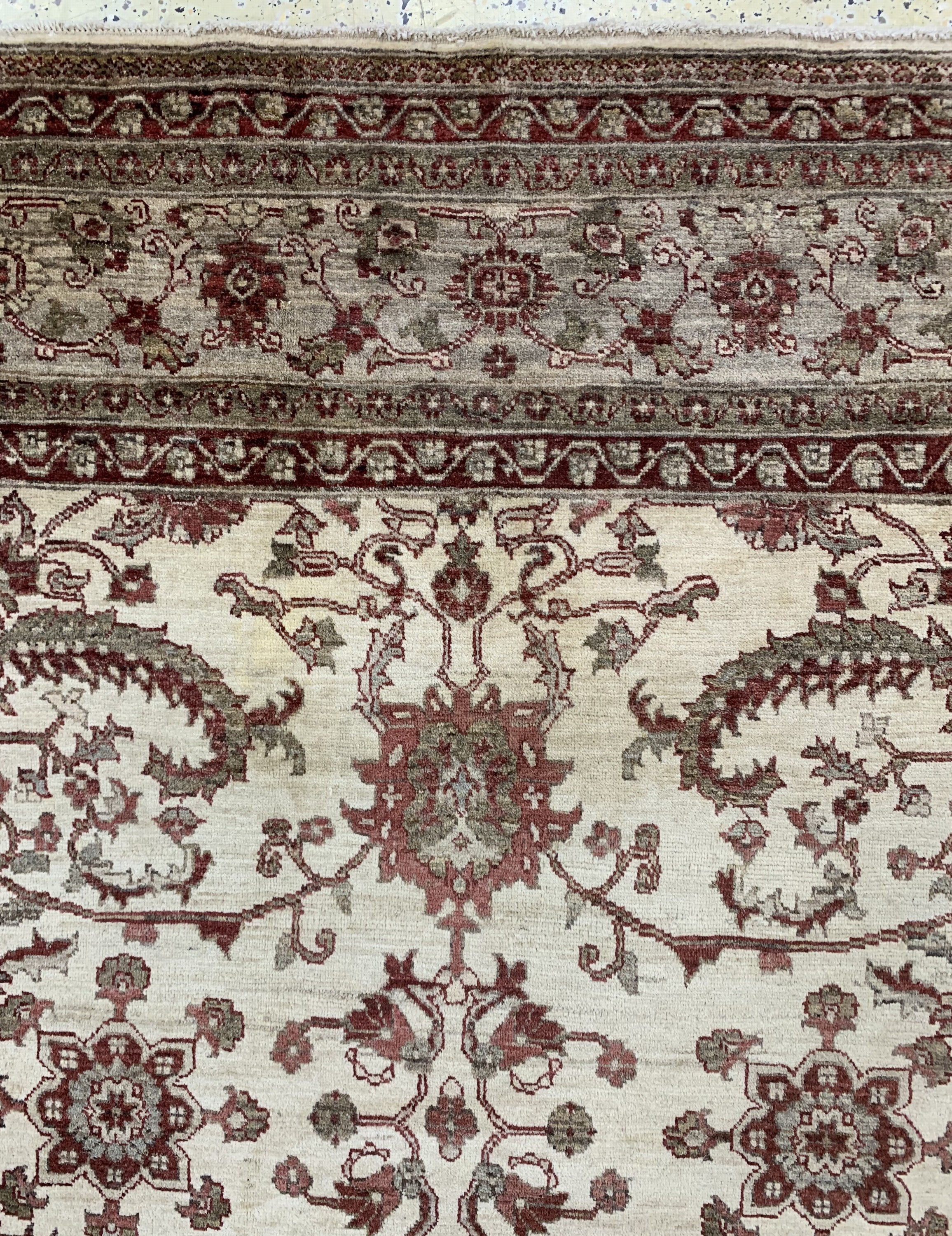 Detail e: Sigler, Pakistan, Ende 20.Jhd, Wolle auf Baumwolle, ca. 378 x 268 cm, Reinigungsbedürftig, EHZ: 2