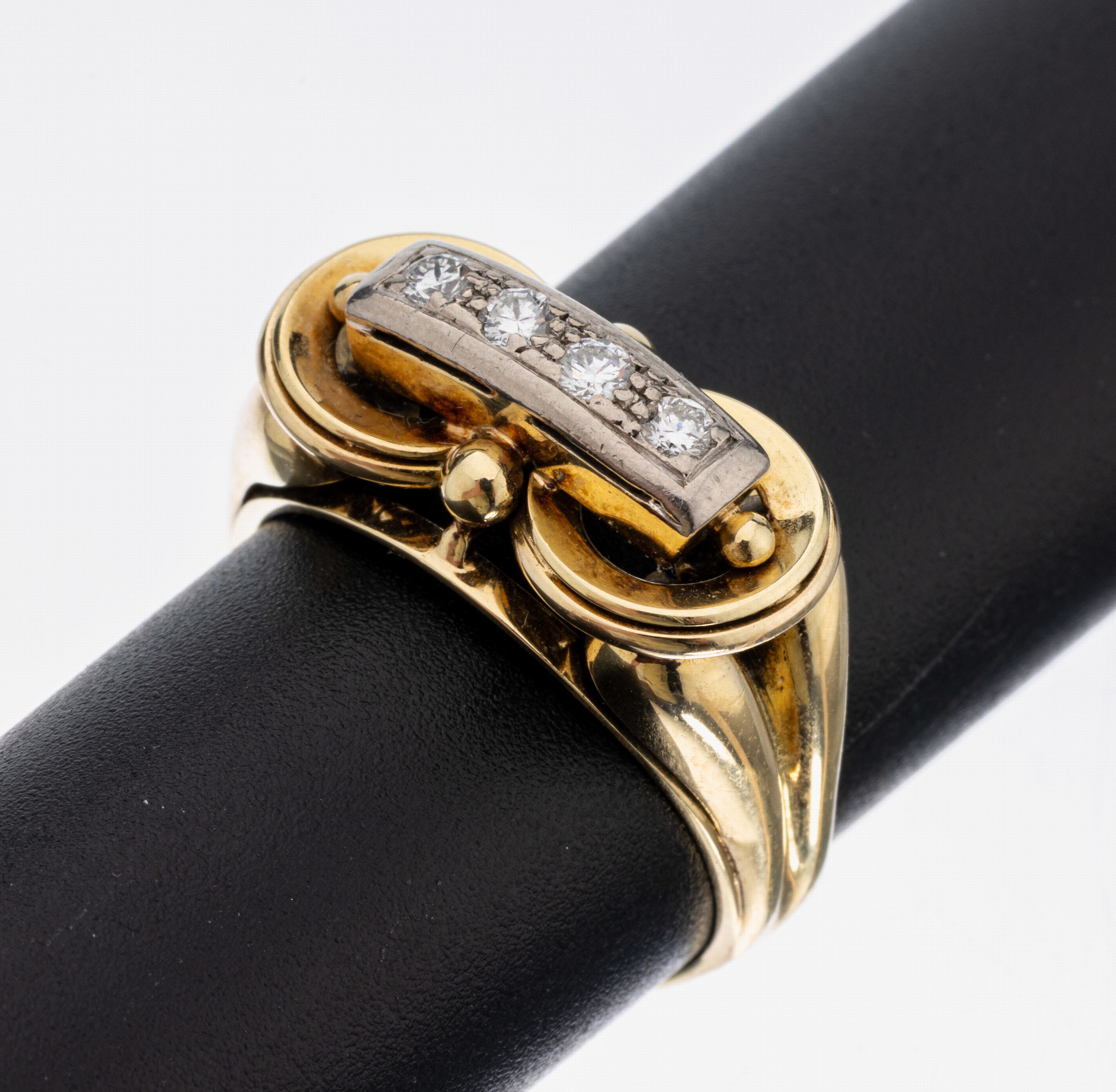 14 kt Gold Brillant-Ring, 1950er Jahre, GG/WG 585/000, 4 in WG gefasste Brillanten zus. ca. 0.16 ct Weiß/si, RW 59, ca. 5.7 g