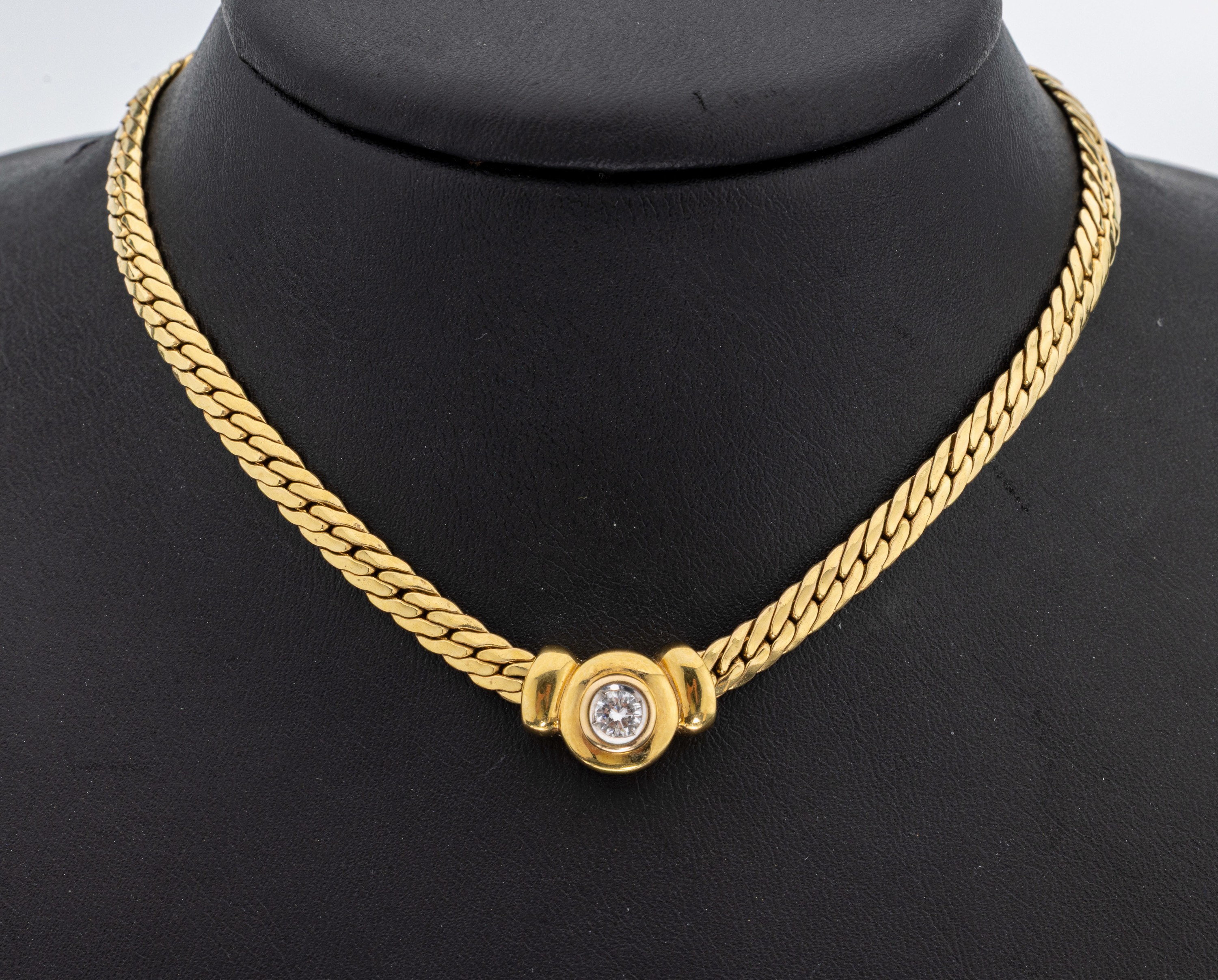 14 kt Gold Brillant-Anhänger, GG 585/000, Brillant ca. 0.30 ct feines Weiß/p, an Kette, GG 585/000, L. ca. 44.5 cm, Karabinerschließe,ca. 14.3 g