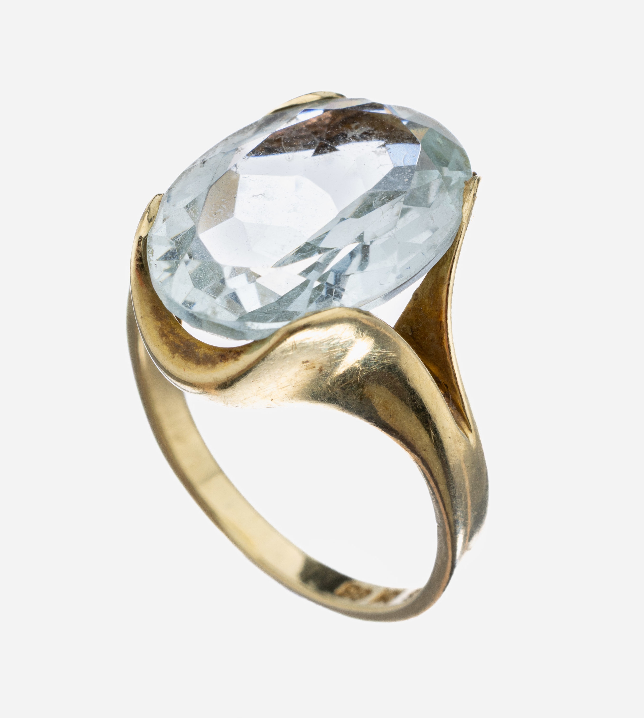 14 kt Gold Aquamarin-Ring, GG 585/000, ovalfacett. Aquamarin ca. 3.0 ct, RW 48, ca. 3.8 g, Meistermarke unged.