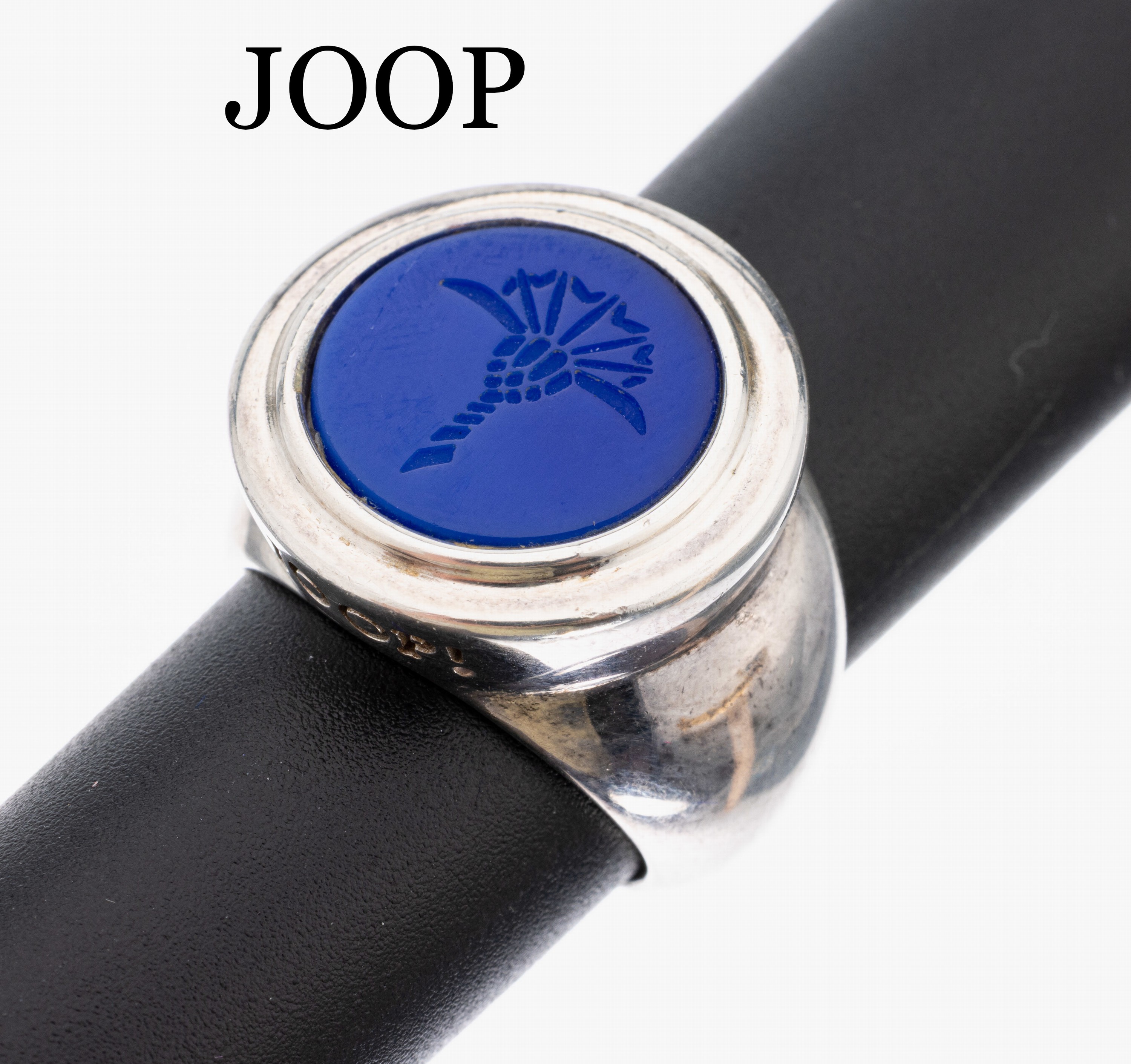 JOOP Lapislazuli-Siegelring, 925er Silber, runde Lapislazuli-Platte, mit Darstellung des JOOP-Logos, RW 53, ca. 15.3 g, mit orig. Etui,sign.