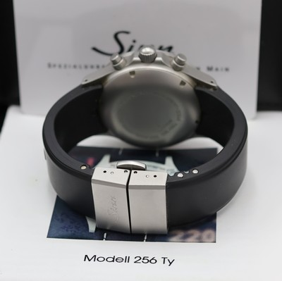 26949041b - SINN Armbandchronograph 256, Schweiz verk. lt. Pap. am 01/2010, Automatik, Boden u. ...