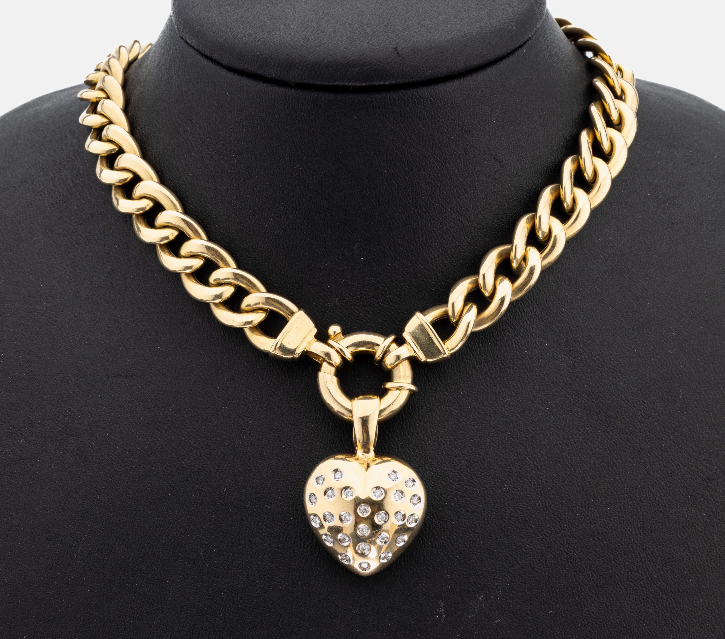 14 kt Gold Brillant-Clipanhänger "Herz", GG585/000, Herz bes. mit 26 Brillanten zus. ca.0.26 ct Weiß/si, L. ca. 3.5 cm, an Kette, L. ca. ...