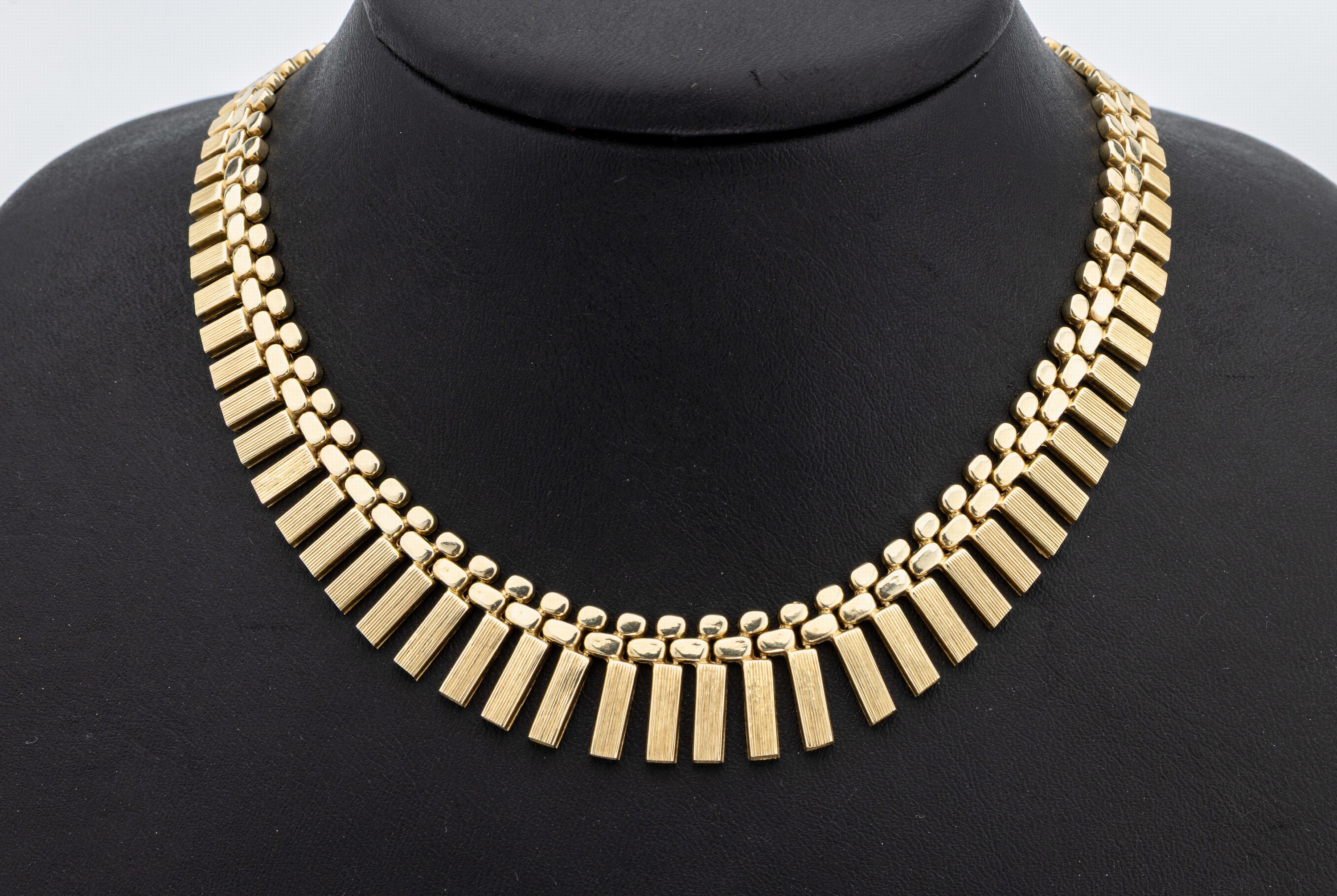 14 kt Gold Collier, GG 585/000, bewegl. Stäbchen im Verlauf, L. ca. 44.5 cm, Kastenschloss mit Sicherheitsacht, ca. 34.3 g