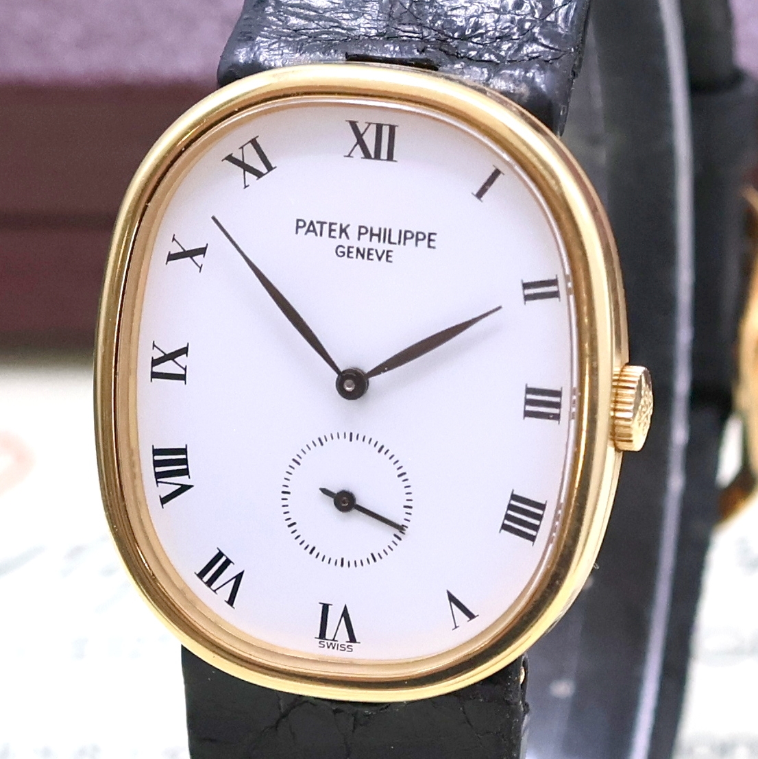Detail a: PATEK PHILIPPE Armbanduhr Ellipse D´Or in GG 750/000 Referenz 3948, Handaufzug, ovales 3 -teil. Geh. inkl. Lederband m. orig. GG 750/000 Dornschl., ...