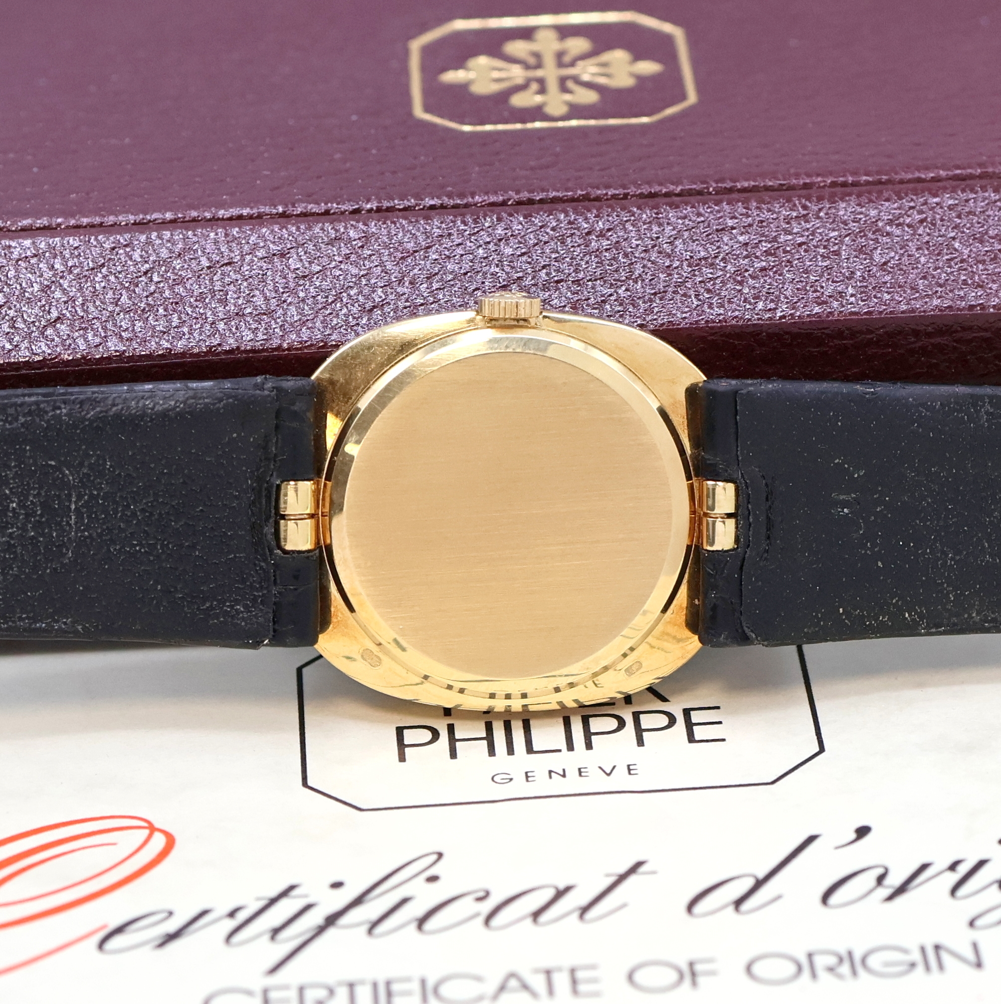 Detail d: PATEK PHILIPPE Armbanduhr Ellipse D´Or in GG 750/000 Referenz 3948, Handaufzug, ovales 3 -teil. Geh. inkl. Lederband m. orig. GG 750/000 Dornschl., ...