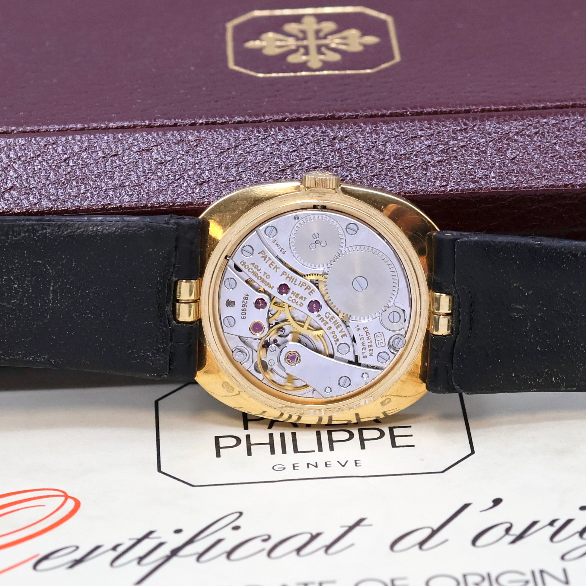Detail e: PATEK PHILIPPE Armbanduhr Ellipse D´Or in GG 750/000 Referenz 3948, Handaufzug, ovales 3 -teil. Geh. inkl. Lederband m. orig. GG 750/000 Dornschl., ...