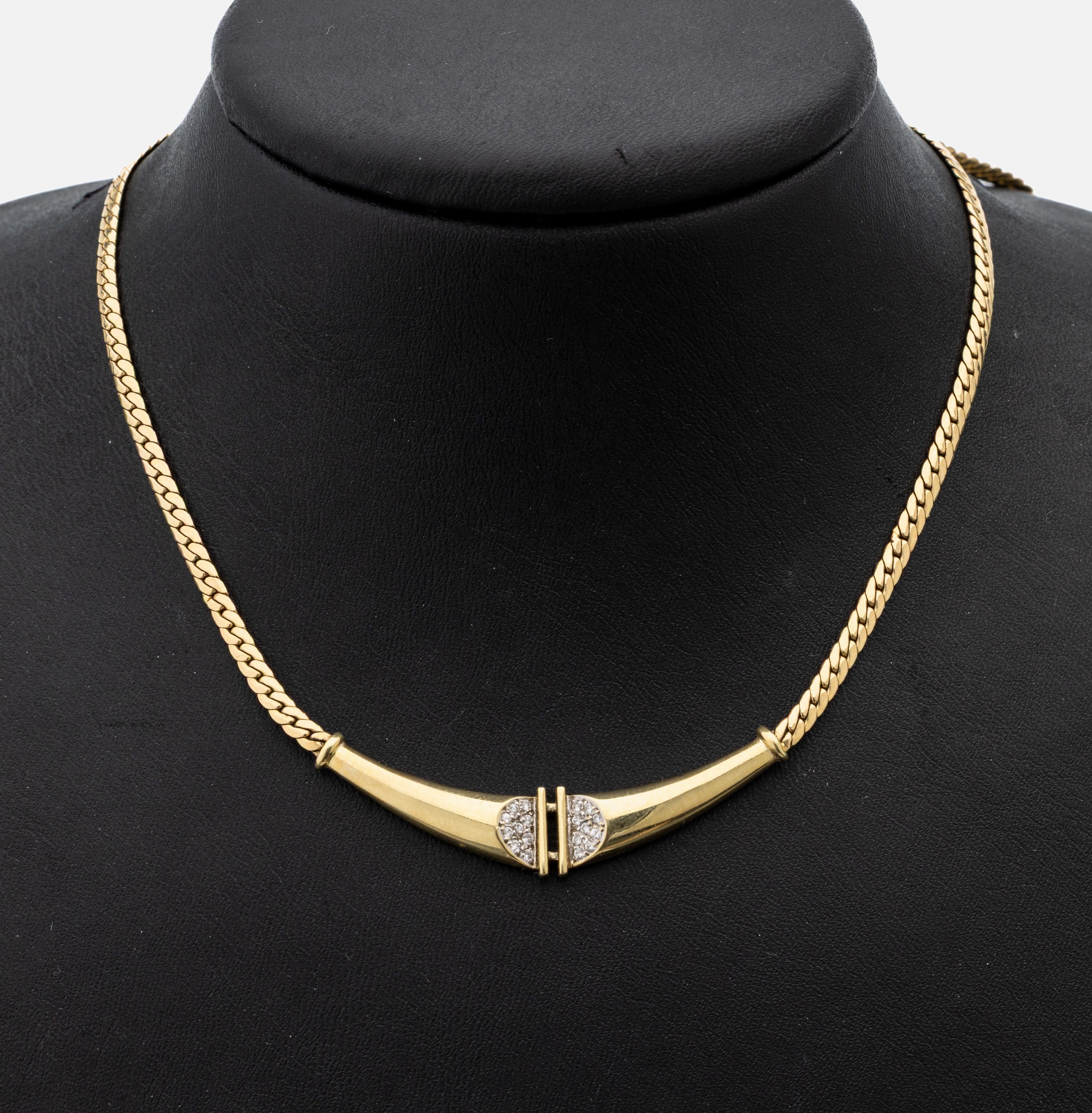 14 kt Gold Brillant-Collier, GG 585/000, Mittelteil mit 18 Brillanten zus. ca. 0.09 ct Weiß/p, L. ca. 48 cm, ca. 14.6 g, Karabinerschließe