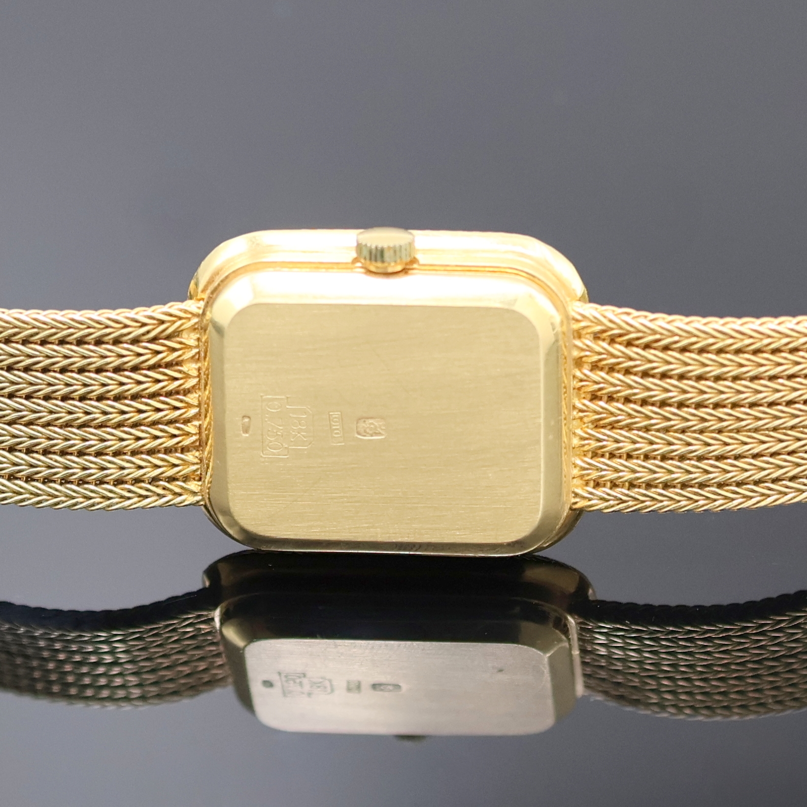 Detail d: DIETLER Damenarmbanduhr in GG 750/000, Schweiz / Deutschland um 1990, massives, 2- teil. Geh. inkl. Milanaiseband, quarz, Boden aufgedr., gold. ...