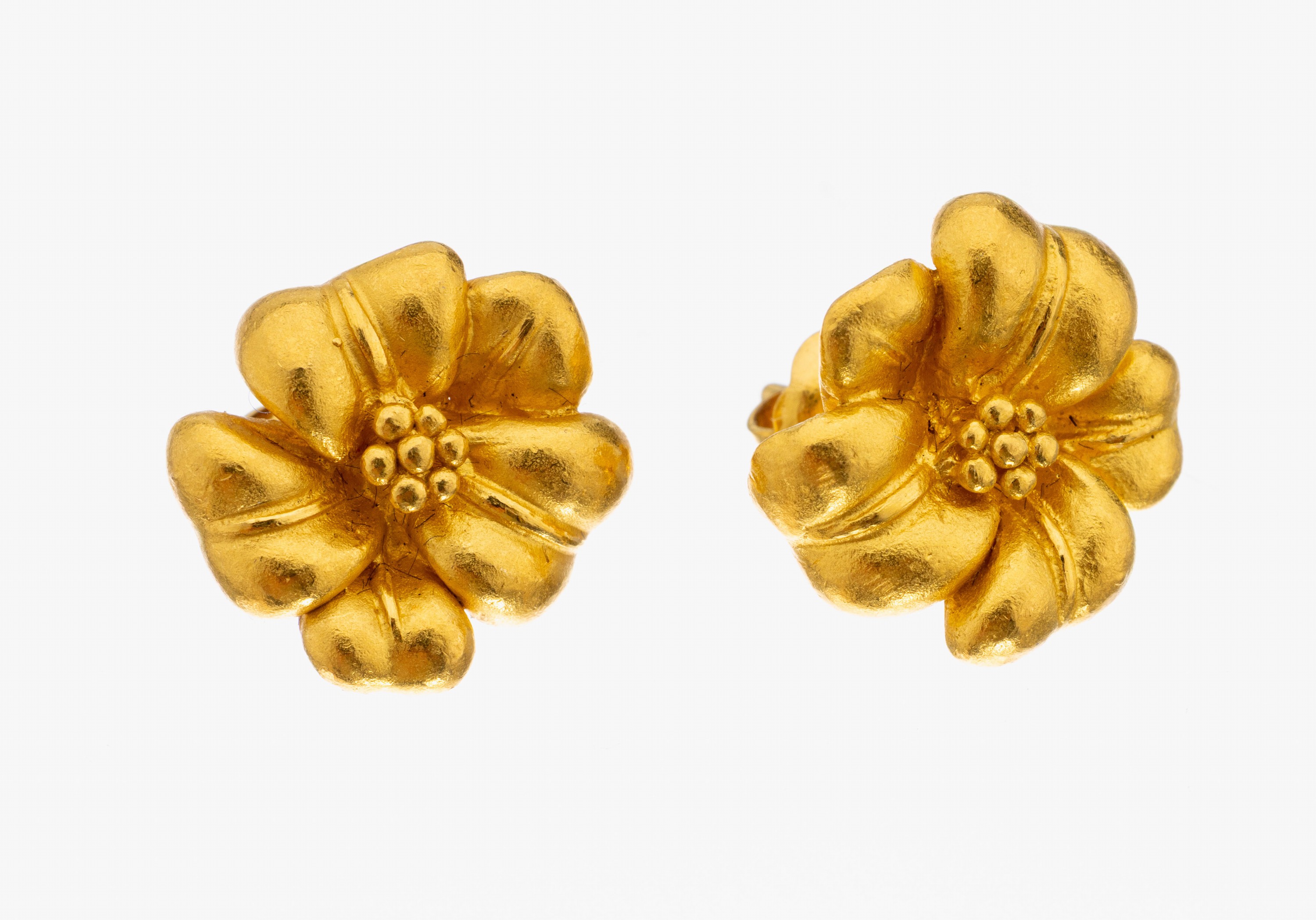 Paar 24 kt Gold Ohrstecker, GG 999/000, Darstellung einer Blume, ca. 7.3 g