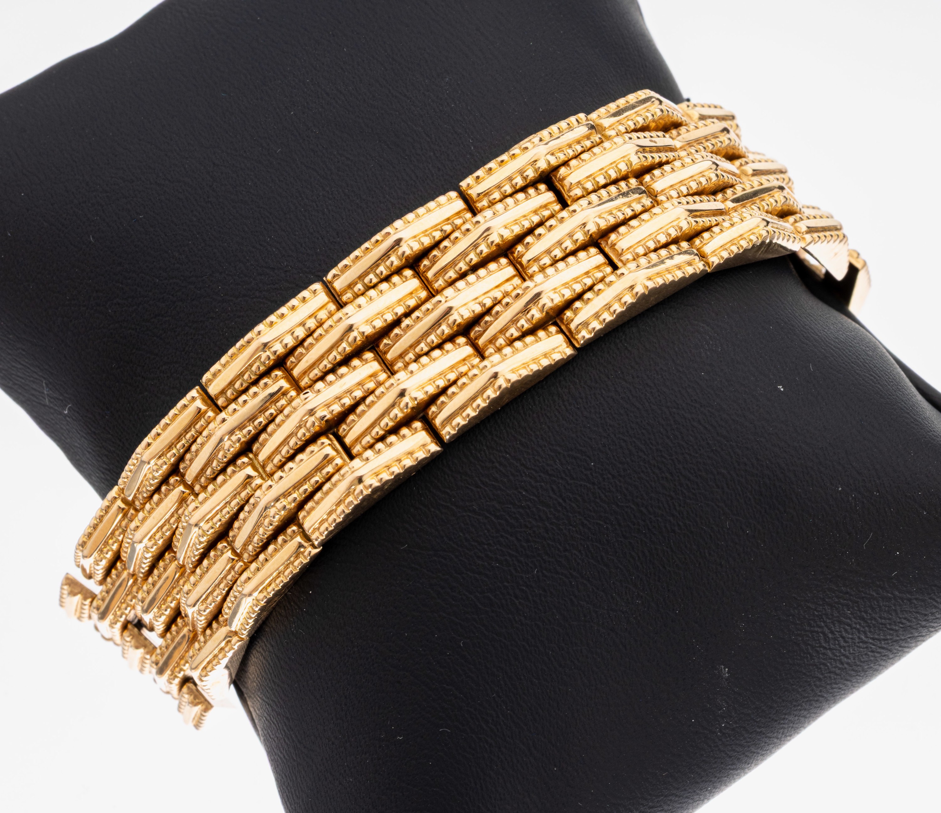18 kt Gold Armband, RoseG 750/000 gepr., B.ca. 1.8 cm, L. ca. 19.3 cm, Kastenschloss mit Sicherheitsacht, ca. 33.4 g