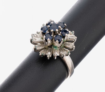 Image 26949151 - 8 kt Gold Saphir-Diamant-Ring, WG 333/000, hoch aufgebauter Ringkopf, 7 rundfacett. ...