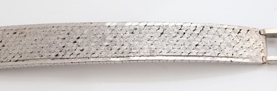 26949152e - 14 kt Gold Saphir-Diamant-Armband, WG 585/000, 12 ovalfacett. Saphire zus. ca. 6.0 ct, ...