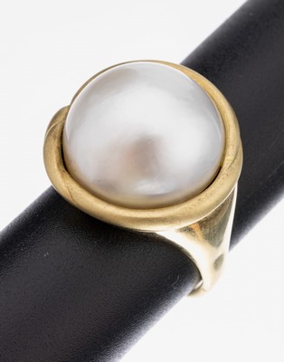 Image 26949193 - 14 kt Gold Perl-Ring, GG 585/000, part. sat., schlicht, gr. Mabeperle, D. ca. 26 mm, RW ...