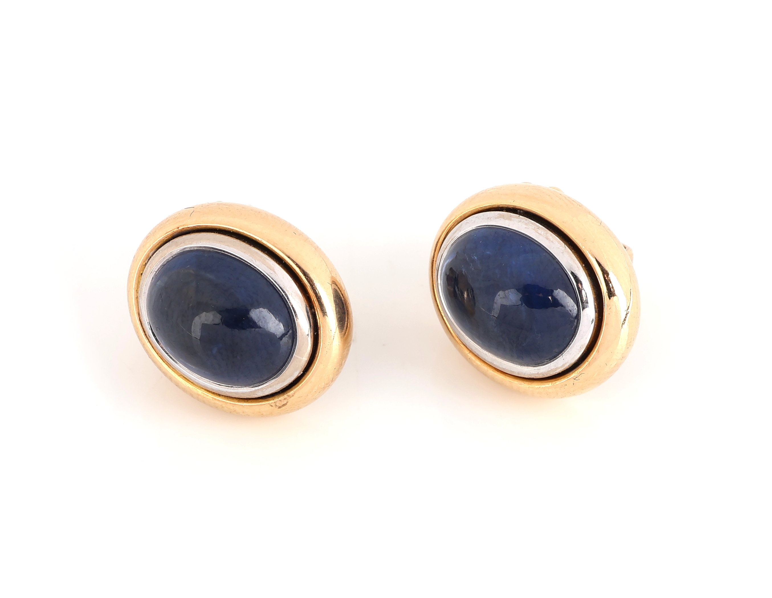 Paar 18 kt Gold Saphir-Ohrstecker, GG/WG 750/000, 2 ovale Saphir-Cabochons zus. ca. 10.00 ct, Brisuren GG 585/000, ca. 11.2 g