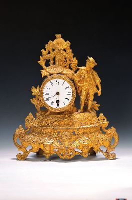 Image 26949679 - Pendule, mit Mineralglasdom, Frankreich, um 1880, profilierter Holzsockel mit Glasdom ...