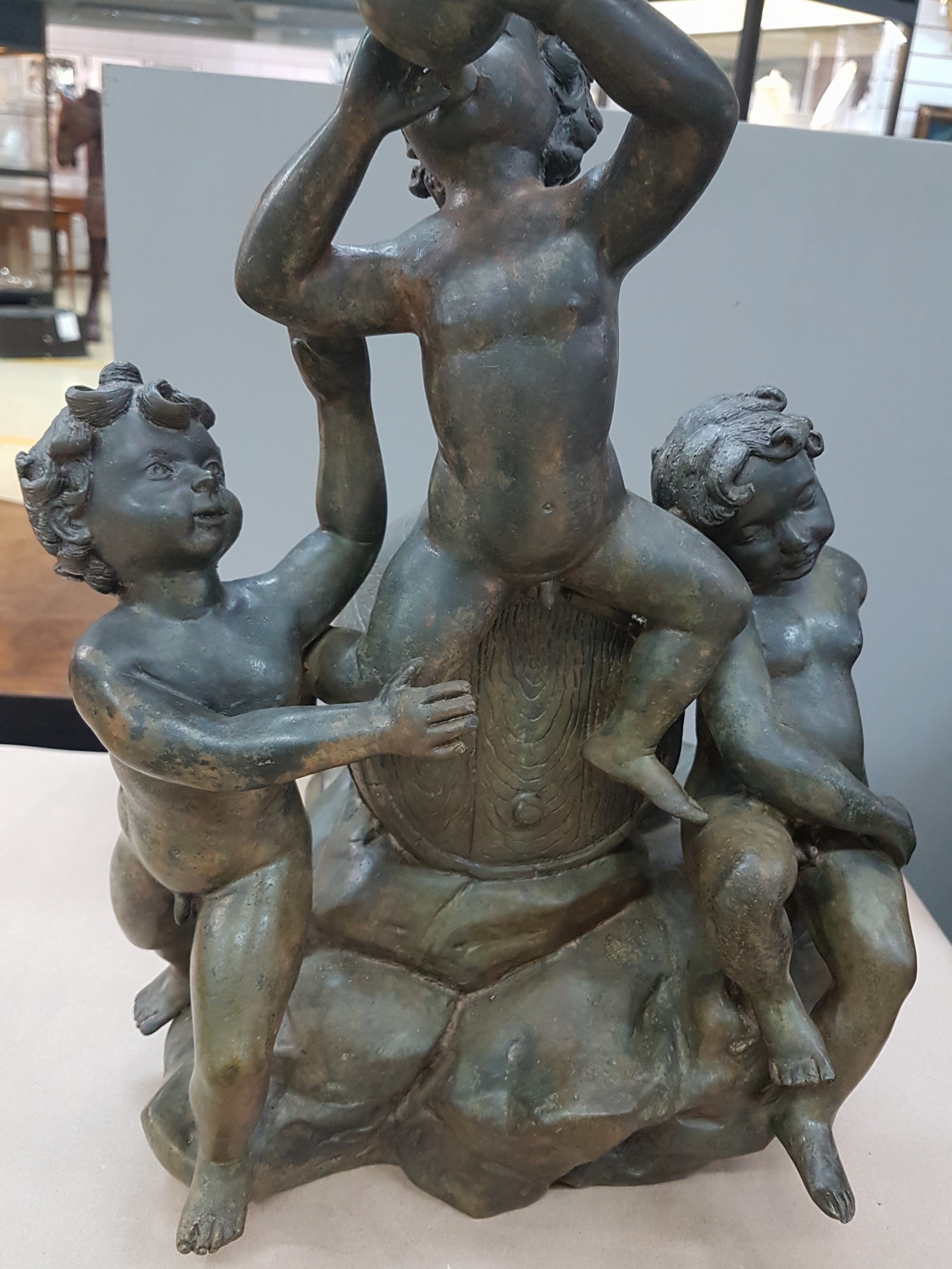 Detail a: Monogrammist M.C., Bronzeskulptur, um 1900, drei Bacchanten um ein Fass, lebhafte naturalistische Darstellung, monogrammiert M.C., Gießerstempel ...
