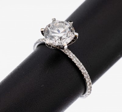 Image 18 kt Gold Brillant-Ring, WG 750/000, Brillant ca. 1.73 ct hochfeines ...