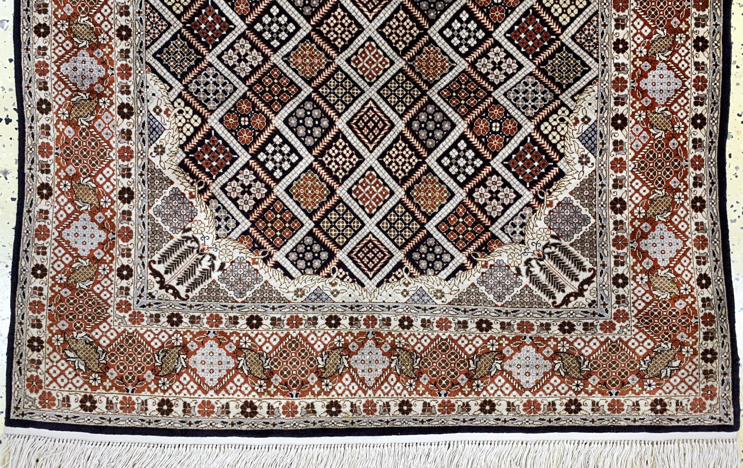 Detail c: Hereke Seide fein, China, Mitte 20.Jhd, reine Naturseide, ca. 155 x 95 cm, ca. 1,0 Mio. Kn/qm, EHZ: 2