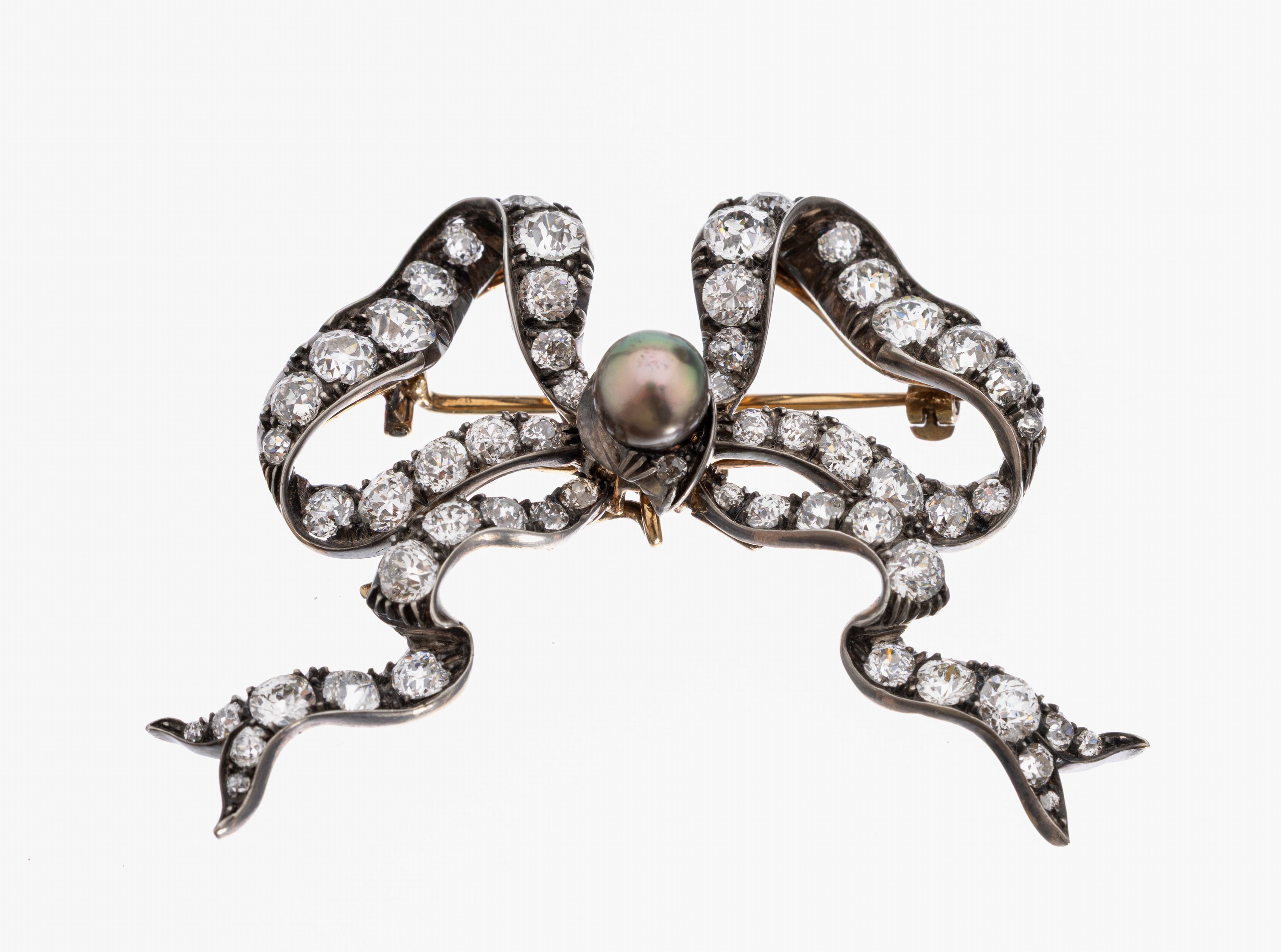 Bedeutende 14 kt Gold Diamant-Brosche, um 1880, GG 585/000, Österreich/Wien, Schauseite Silber, 60 Altschliffdiamanten zus. ca. 5.80 ct ...