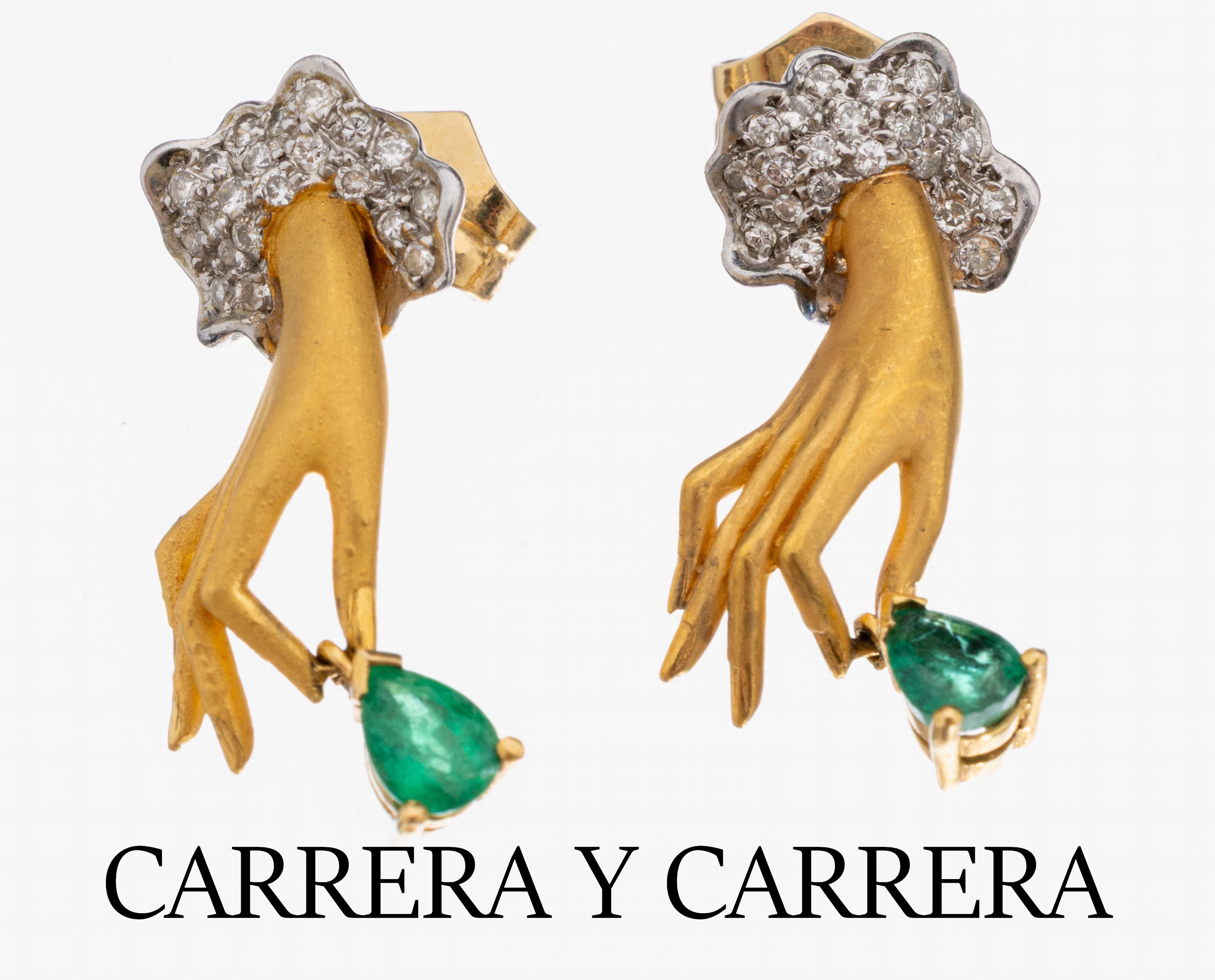 Paar 18 kt Gold CARRERA Y CARRERA Smaragd- Brillant-Ohrstecker, GG/WG 750/000, 2 sat. Hände, 2 bewegl. abgehängte facett. Smaragd- Tropfen zus. ...
