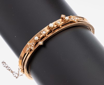 Image 14 kt gold pearl-bangle , approx. 1900, RG 560/000, unpretentious, with applied ...