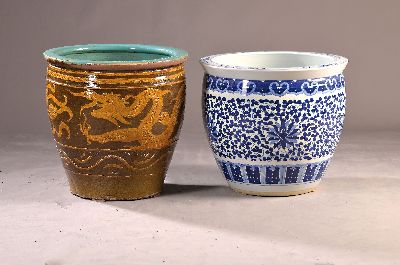 Image 26950237 - 2 gr. Blumentöpfe/Porzellantöpfe, China, 2. Hälfte 20. Jh., a. innen ...