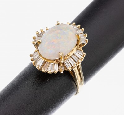 Image 14 kt Gold Opal-Diamant-Ring, GG 585/000, mittig ovaler Opal-Cabochon ca. 3.80 ct, ...