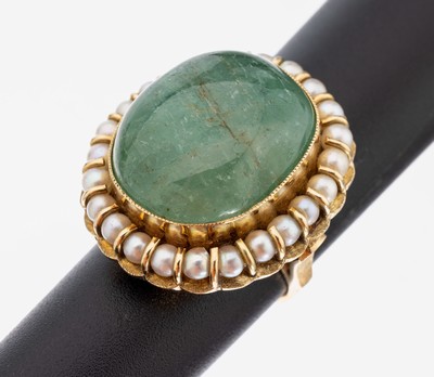 Image 26950310 - 14 kt Gold Smaragd-Perl-Ring, GG 585/000, mittig gr. Smaragd-Cabochon ca. 24.0 ct, ...
