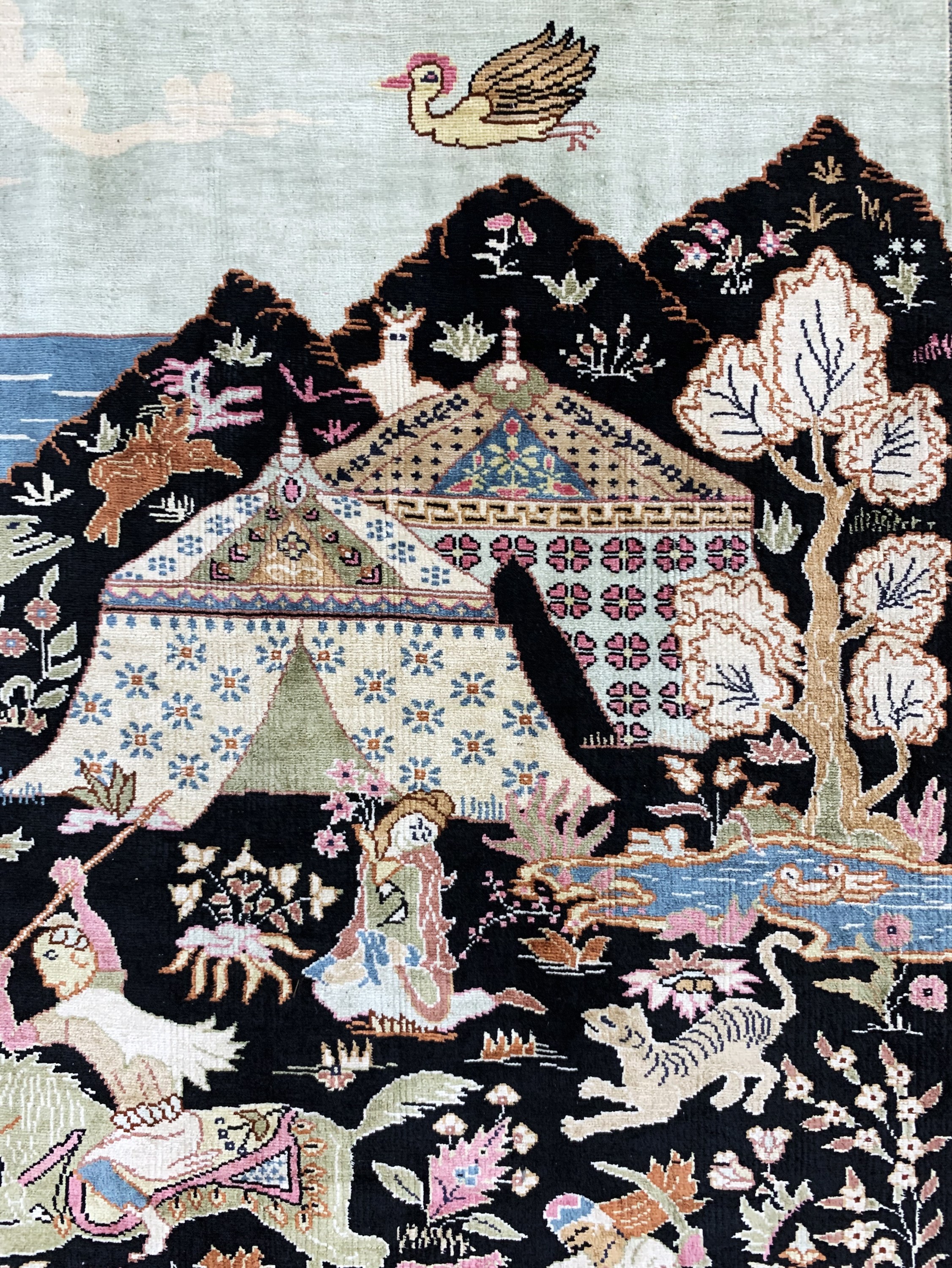 Detail d: Hereke Seide sehr fein(13 x 13), sign, Türkei, Mitte 20.Jhd., reine Naturseide, ca. 72 x 64 cm, ca. 1,7 Mio. Kn/qm, EHZ: 2