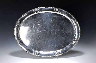 Image Ovales Tablett, wohl Anfang 20. Jh., 800er Silber, gepunzt, Fahne mit geschwungenem ...