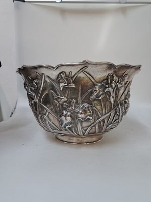 26950844f - Bowle/Blumentopf, China, 20. Jh., Silber, doppelte Wandung, mit umlaufendem, ...