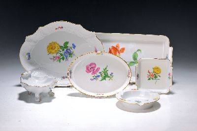Image 29 Platten und Schalen, Meissen, 20. Jh., Porzellan, alle mit Blumenmalerei, u.a. 12 ...