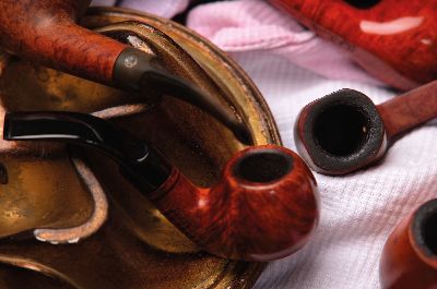 26950908a - Pfeifensammlung mit Zubehör, 51 Pfeifen, versch. Hersteller, u.a. Savinelli, ...