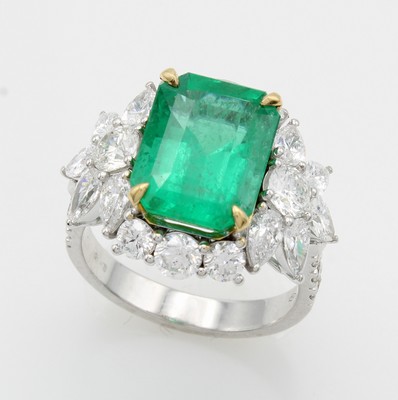Image Ring mit Smaragd, Brillanten und Diamanten, WG 750/000, achteck. Smaragd von sehr ...