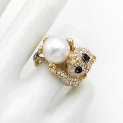 26951395a - Ring "Koboldmaki" mit Südseeperle, Diamanten und Brillanten, GG 585/000, ...