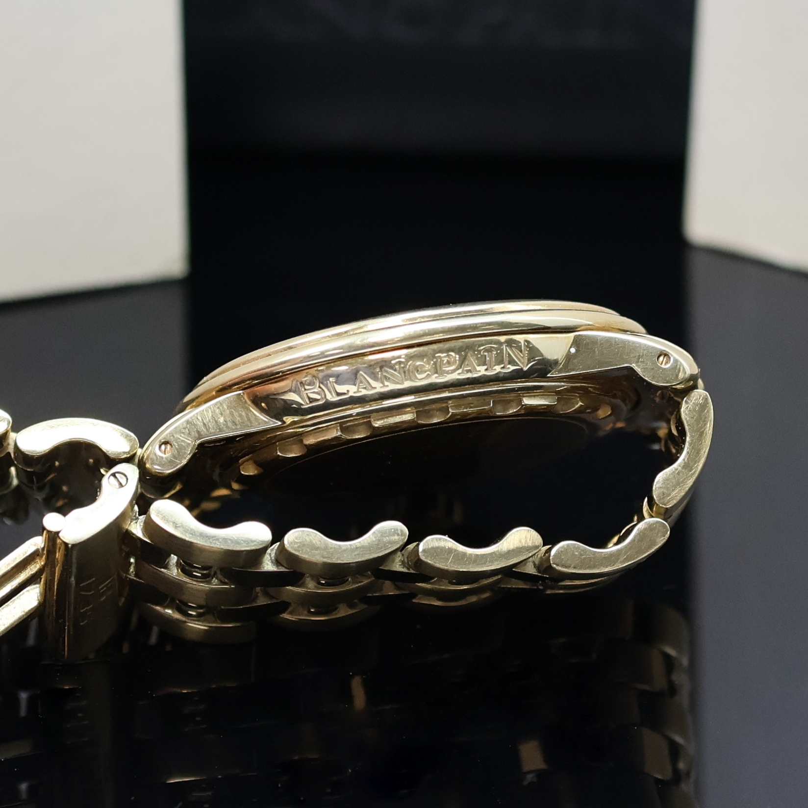 Detail e: BLANCPAIN Leman Herrenarmbanduhr in GG 750/000, Schweiz lt. Pap. verk. 12/1996, Automatik, Geh. m. gestufter Lünette, Boden u. Krone verschr., ...