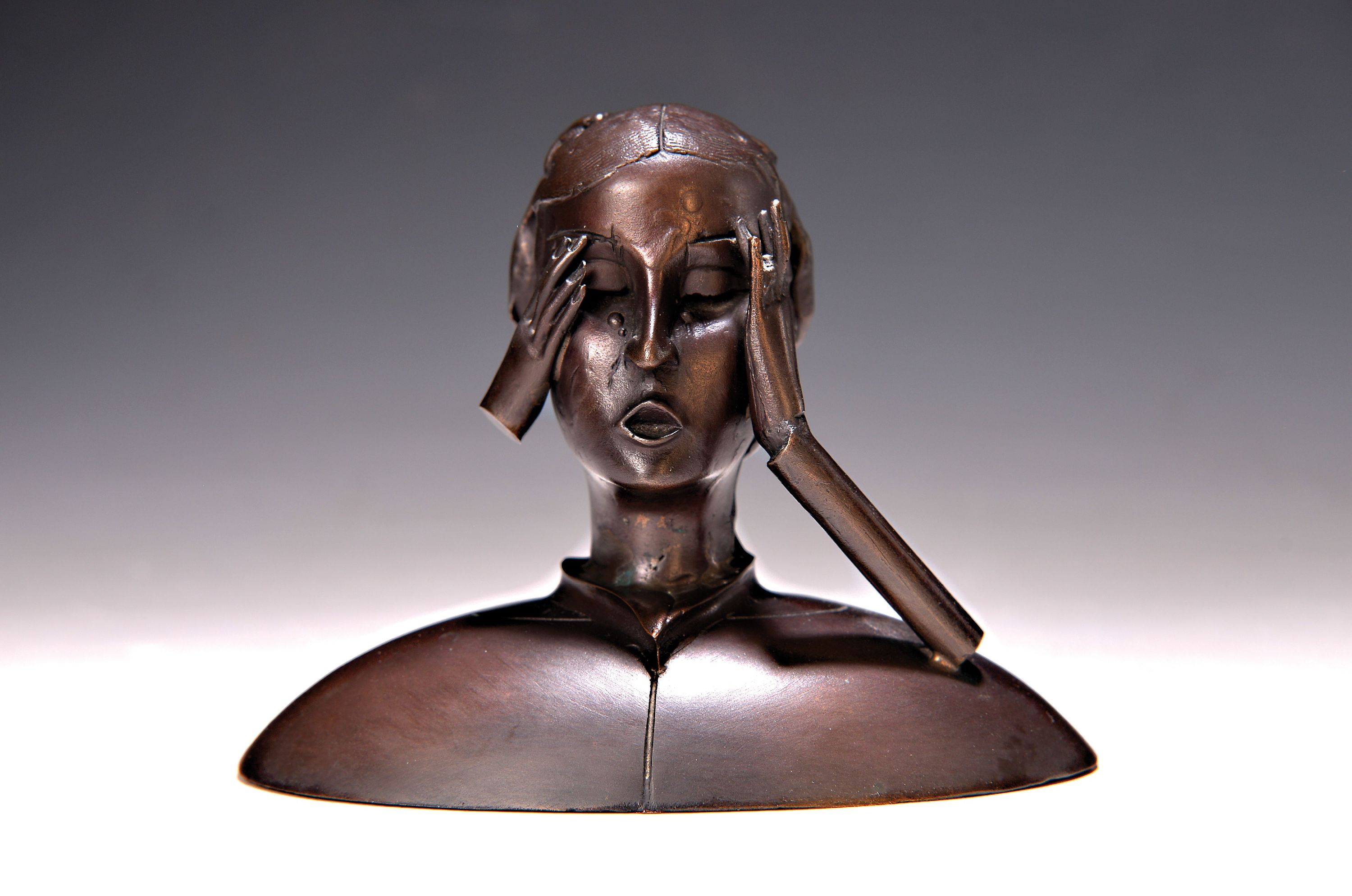 Detail k: Paul Wunderlich, 1927 - 2010, Bronzebüste, Lauranas Echo, num. 10/1000, 13 x 17 cm